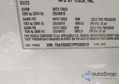 2023 Tesla Model Y Awd/Long Range Dual Motor All-Wheel Drive z USA, uszkodzony, nr VIN 7SAYGDEE7PF699670